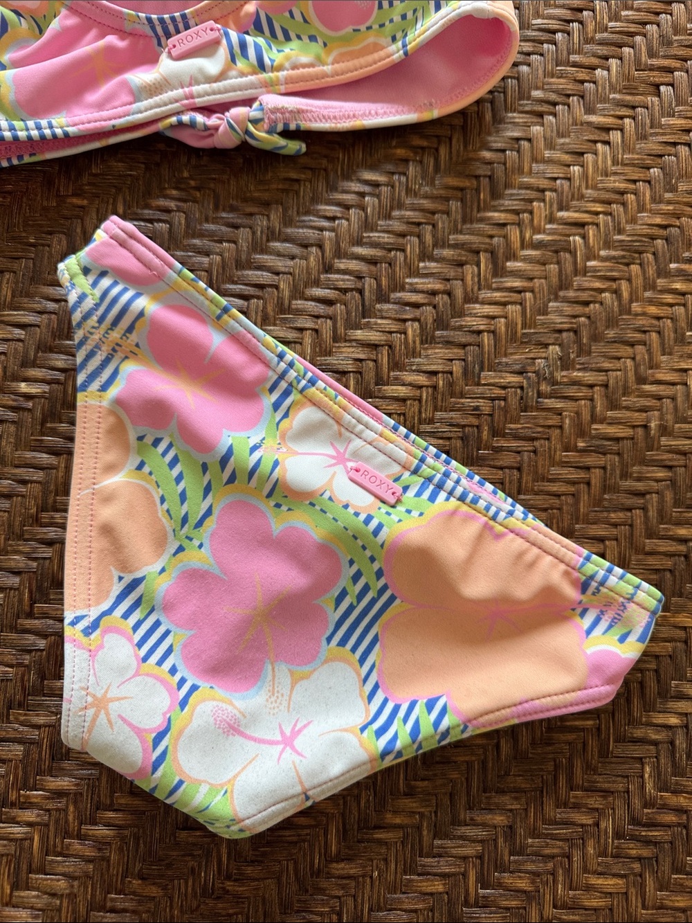 Girls Roxy Bikini - Picture 8 of 9